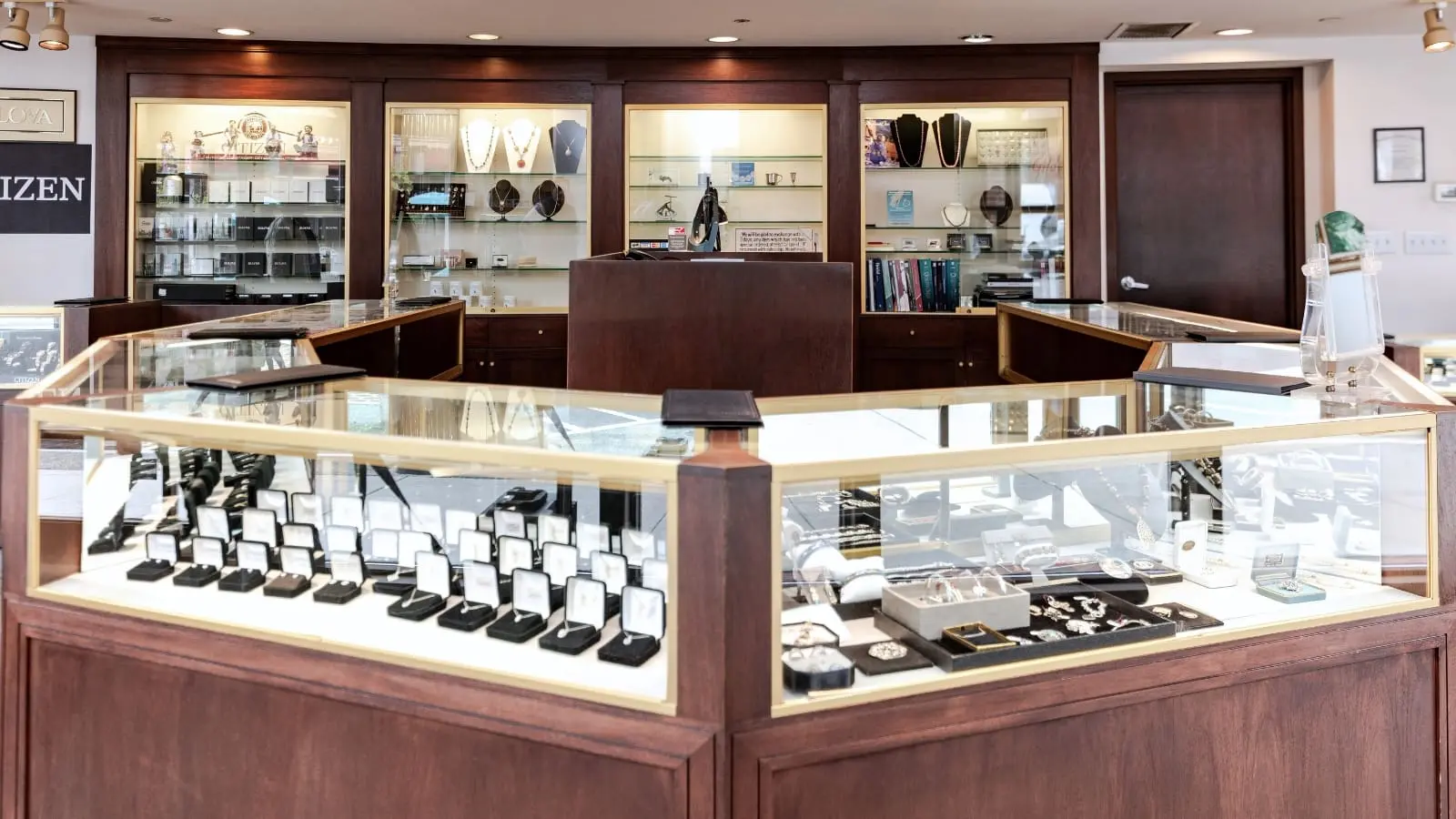 Unveiling the Secrets of Gemstone Radiance and Sparkle